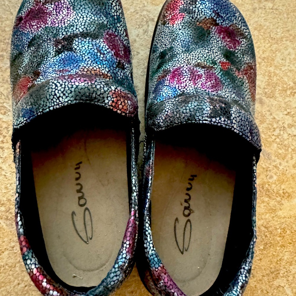 Women’s work shoes (nursing)